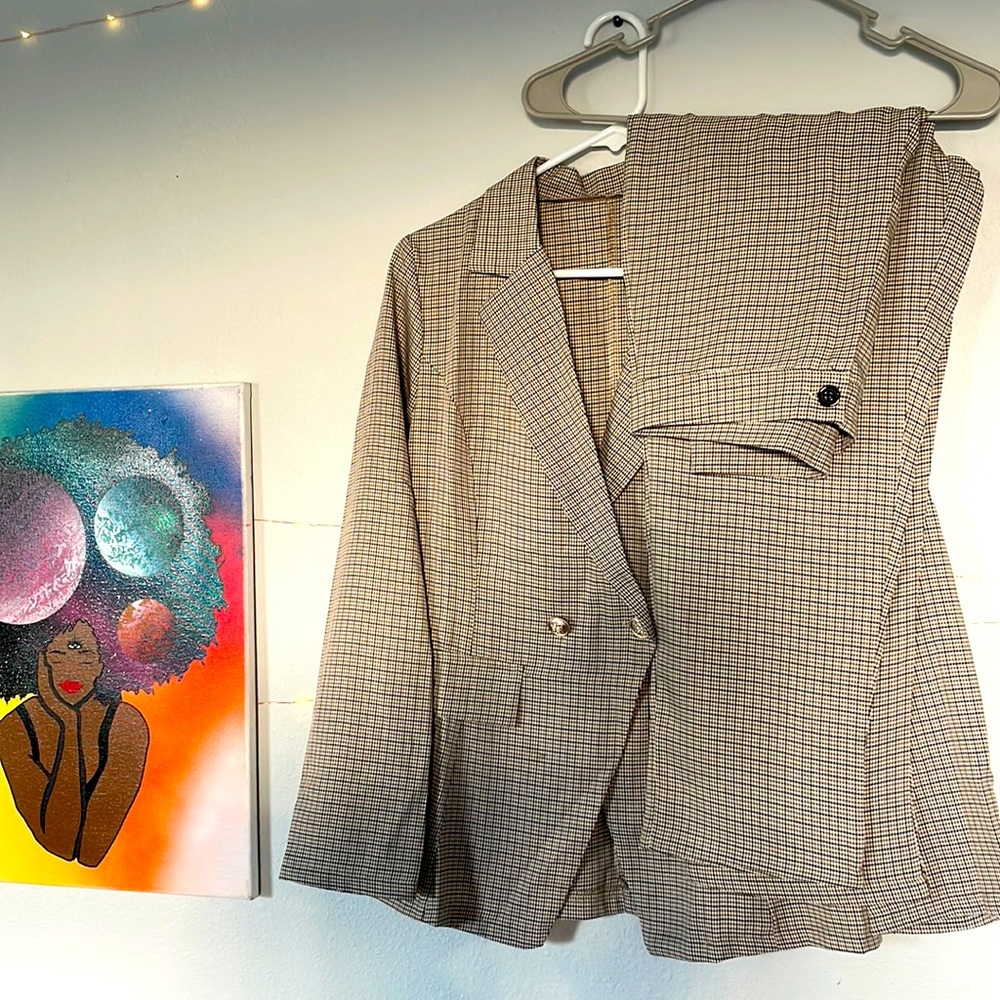 Size 6. SHEIN Suit. Brand New.